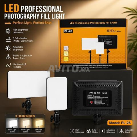 Panneau LED Professionnel PL 26  avec Trépied 