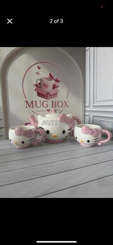 إبريق شاي Hello Kitty وأكواب - 2