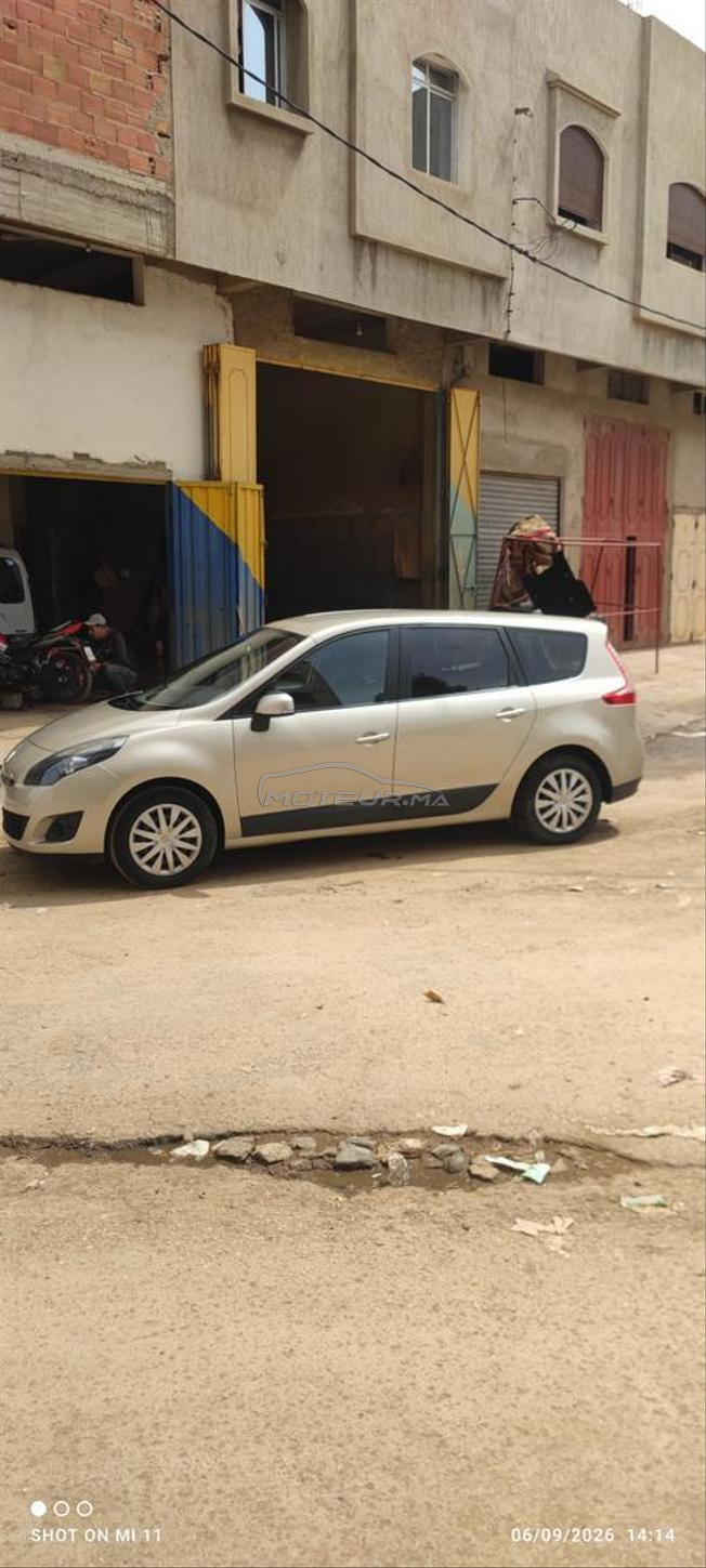 scenic 3 model 2011