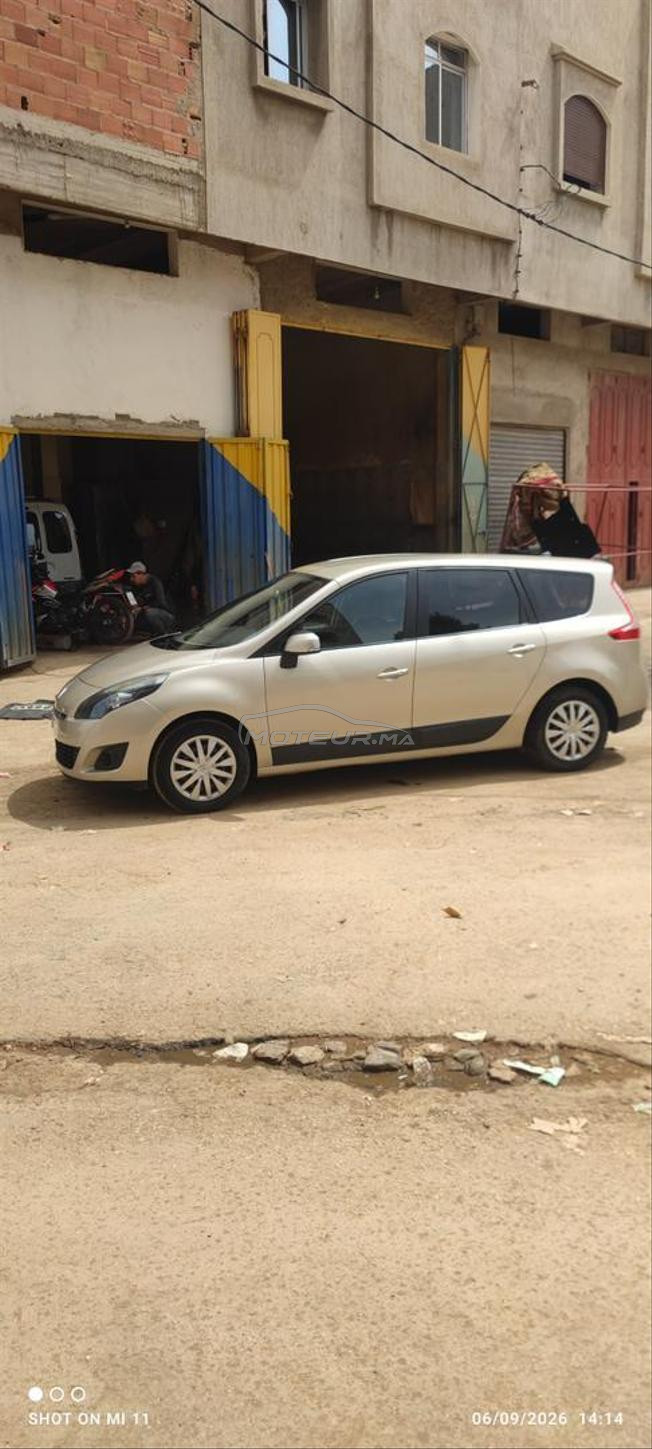 scenic 3 model 2011