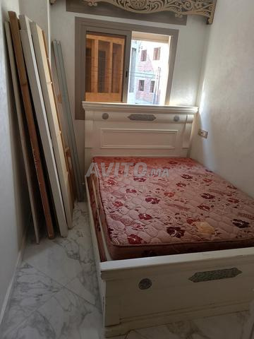 غرفة نوم ومرتبة بكل شيء - 2