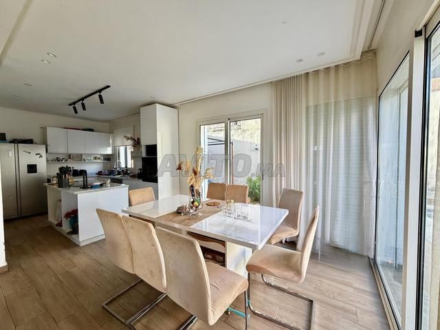 Magnifique villa 275 m² à vendre à Tamansourt