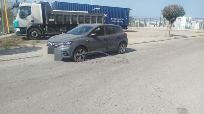 سيارة  في حالة جد ممتازة