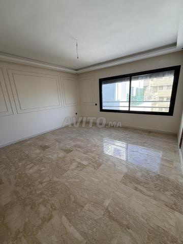 Studio neuf en location avec balcon et parking - 2
