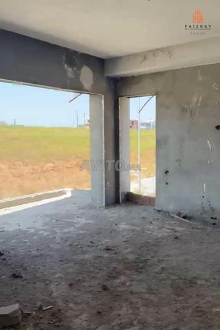 Villa semi finie à vendre à Riad Jnan Kénitra