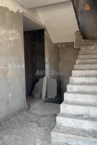 Villa semi finie à vendre à Riad Jnan Kénitra