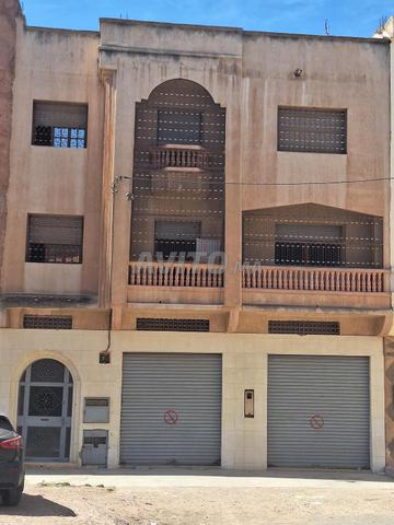 منزل كبير بطابقين