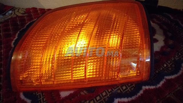 DEUX PHARES ET UN CLIGNOTANT POUR MERCEDES - 2