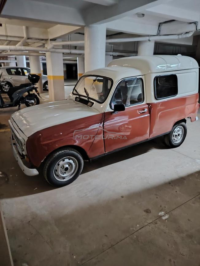 voiture en très bonne état peinture neuve