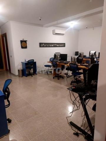 مركز اتصال / منصة مجهزة - 2