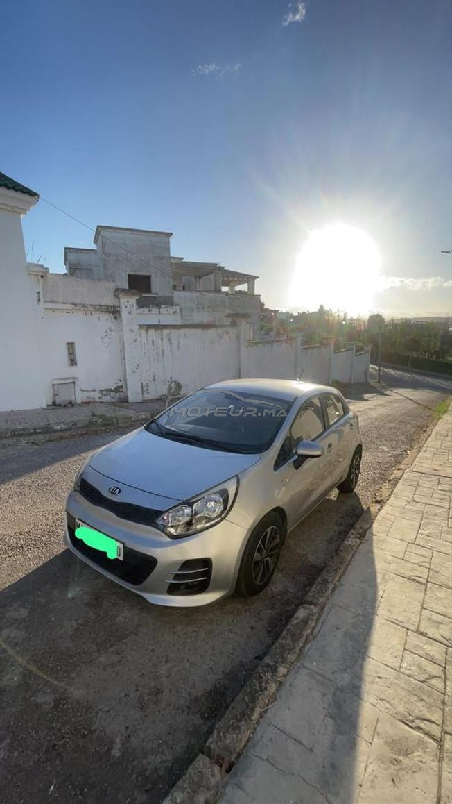 voiture kia rio en très bon etat 
