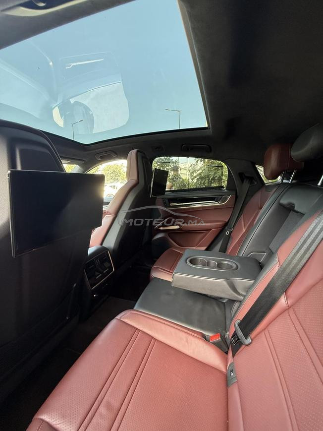 PORSCHE CAYENNE (4500km)