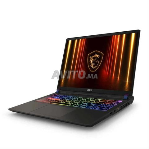MSI Vector 16 HX AI Gaming Laptop RTX 5070 Ti - 2