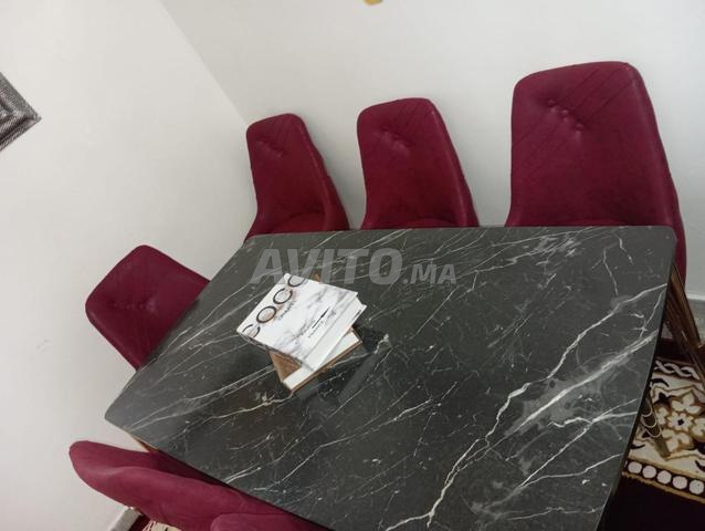 Table à manger avec 6 chaises - 2