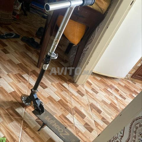 Trottinette encore bien et propre, bienvenue à celui qui la veut - 2