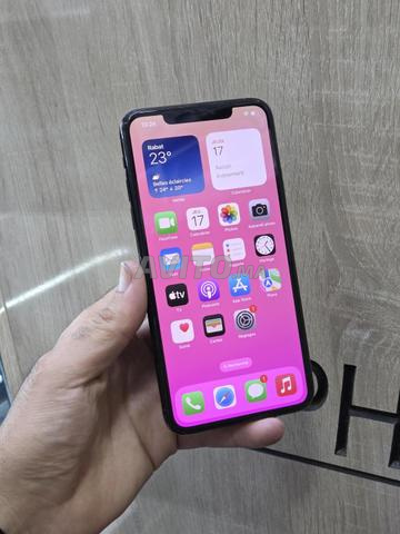 iPhone 11 Pro Max 256GB 83% batterie tout est original - 2