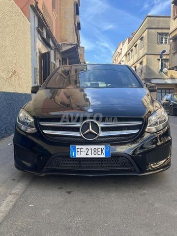Mercedes-Benz Classe B 200d AMG Line 2016
