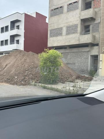 منزل تجاري قيد الإنشاء للبيع - 2