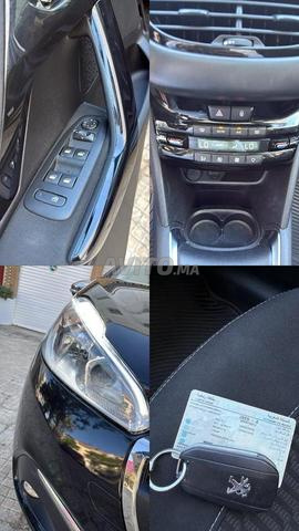 Peugeot 208 Diesel Manuelle 2016 à Tanger - 2