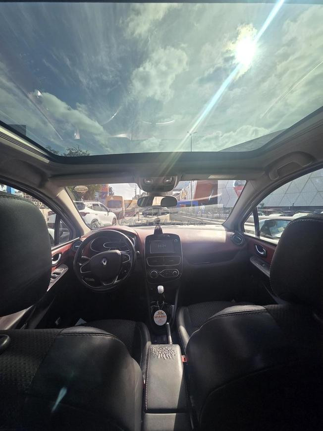 Clio 4 Intense Full Option avec Toit Panoramique