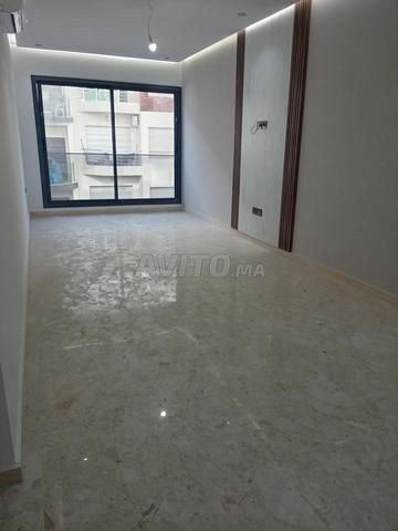Studio vide à louer quartier des hôpitaux - 2