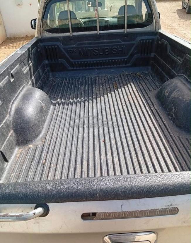 Mitsubishi l200 2013