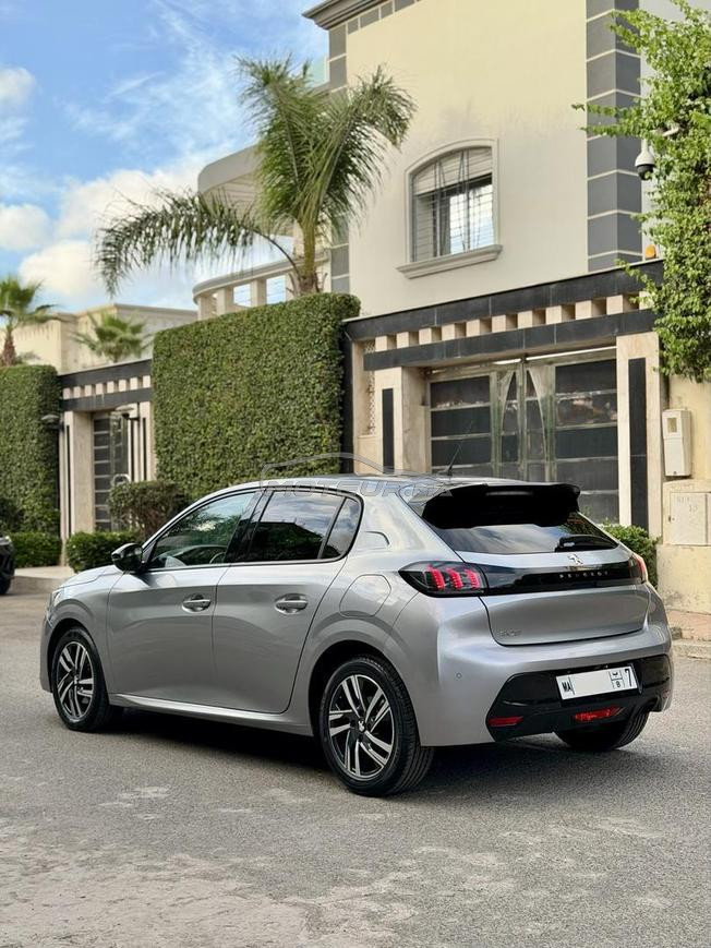 Peugeot 208 automatique 1er main