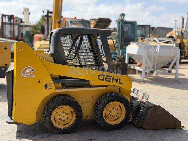 لودر صغير GEHL - 2