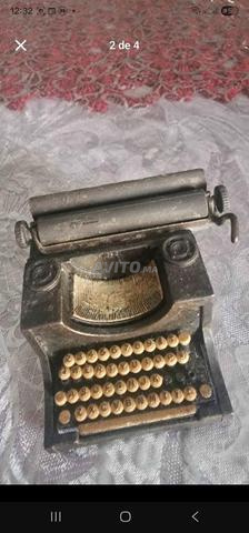 Mouture de stylos anciens et rares en forme de machine à écrire ancienne - 2