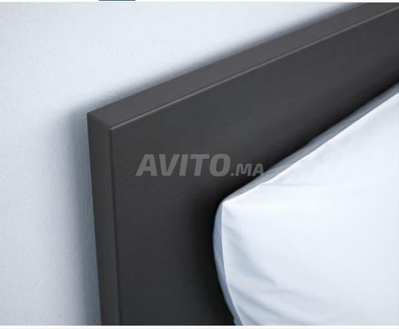 Lit et matelas 180*200 avec 2 tables de chevet