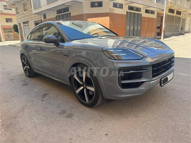 بورشه كايين هايبرد أوتوماتيك 2025 في طنجة - 2