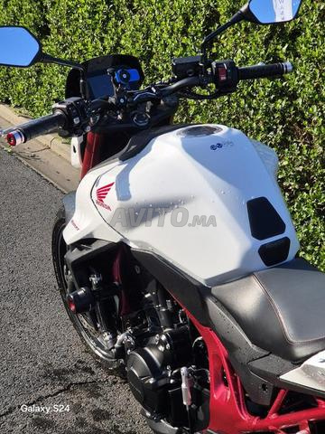هوندا CB750 هورنت. لطراز 2025 - 2