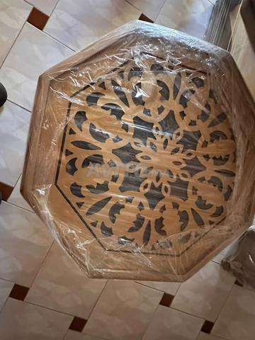 طاولة مع 4 منافض - 2