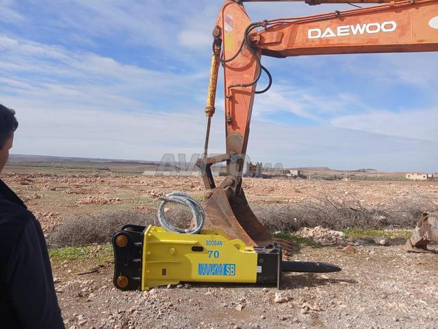 حفّارة قوية لمشاريع البناء Machine BTP DAEWOO - 2