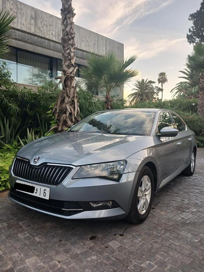 SKODA SUPERB 2019 avec 93000 KM
