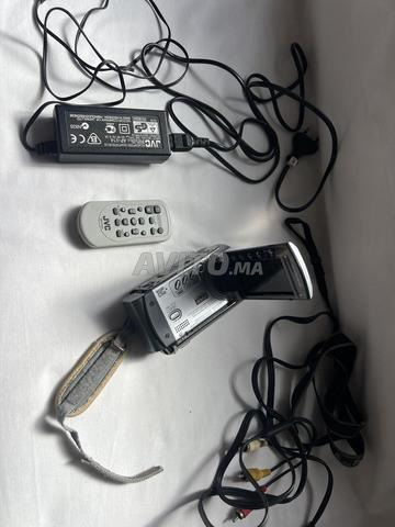 Caméscope JVC Everio, Trépied - 2