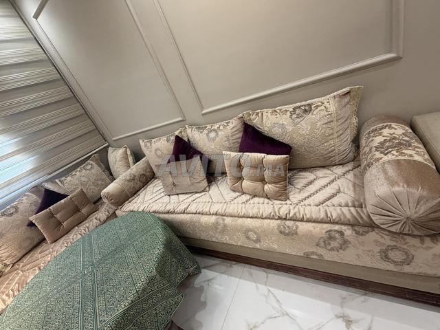 Salon marocain luxueux avec rideaux - 2