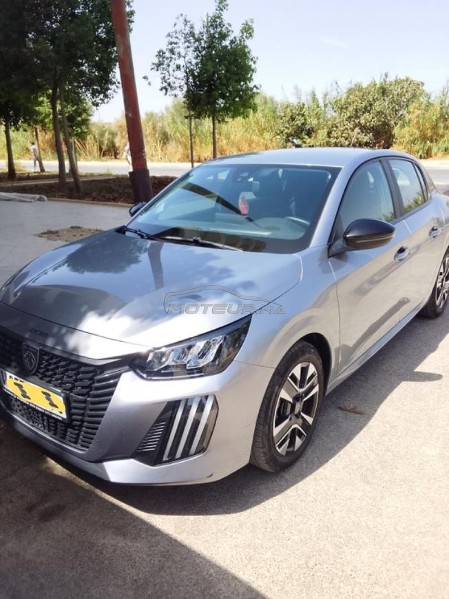 Peugeot 208 mazal jdida 