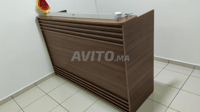 Bureau de réception sur commande - 2