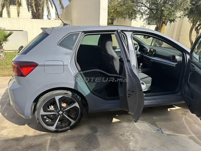 Belle voiture à vendre Seat Ibiza presque neuf 