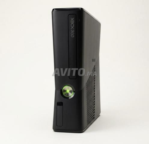 Xbox 360 Slim avec 2 manettes et câbles - 2