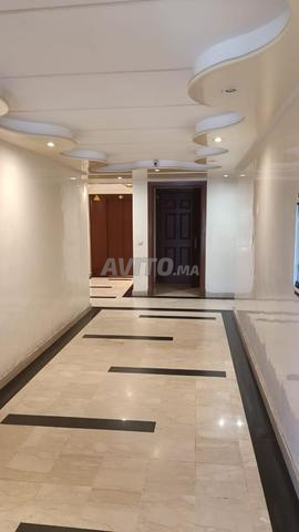 A VENDRE - Appartement loué à une agence de voyage - 2