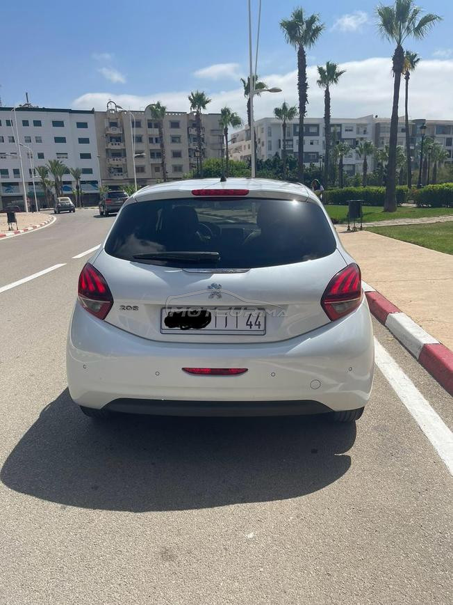 Peugeot 208 White Édition 2019