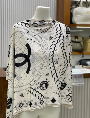 Châle de Luxe Chanel en Soie CH5320 - 2