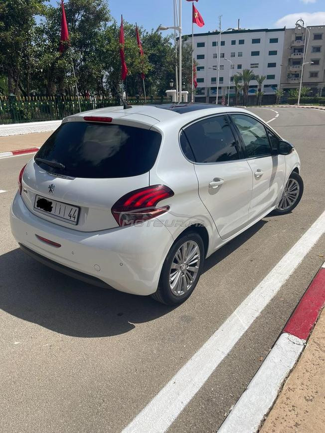 Peugeot 208 White Édition 2019