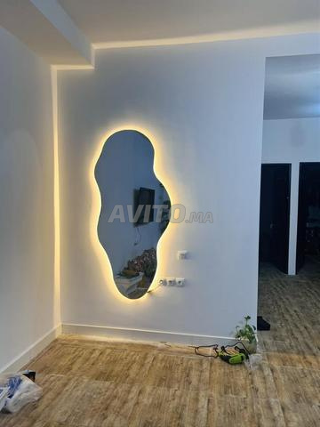 Miroir LED moderne 140x55 cm – Décorations variées - 2