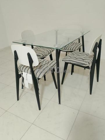 Table à manger - 2