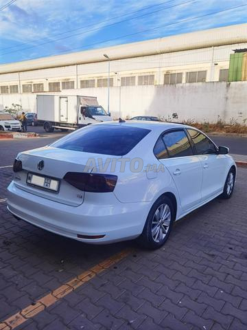 Volkswagen Jetta Diesel Manuelle 2017 à Casablanca - 2