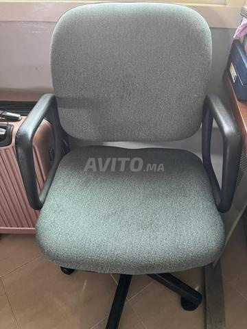 BUREAU et chaise professionnelAvec IMPRIMANTE