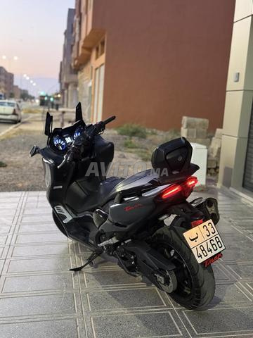 Tmax560 دراجة نارية نظيفة - 2